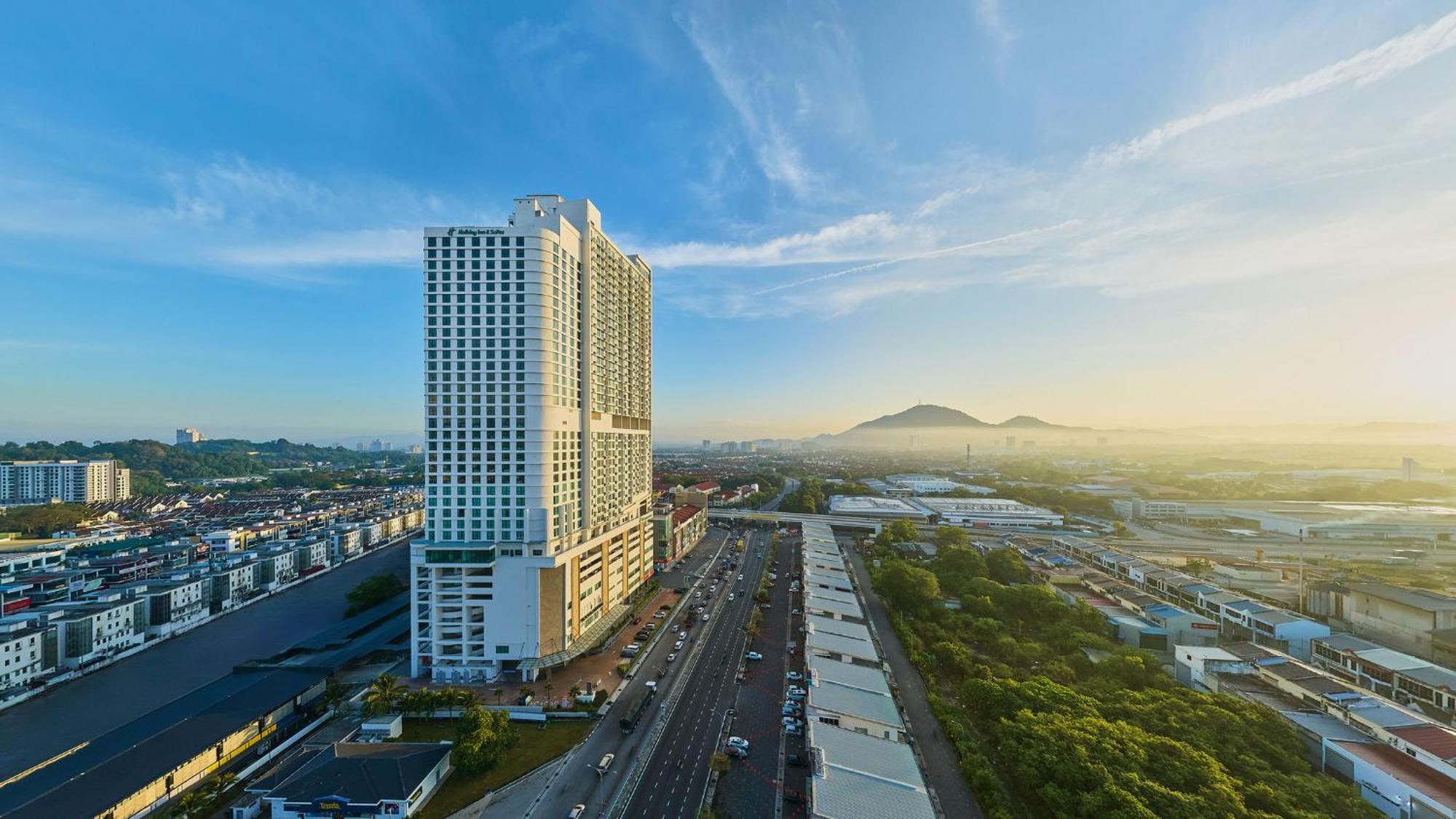 Holiday Inn & Suites Penang Prai By Ihg بوكيت ميرتاجام المظهر الخارجي الصورة