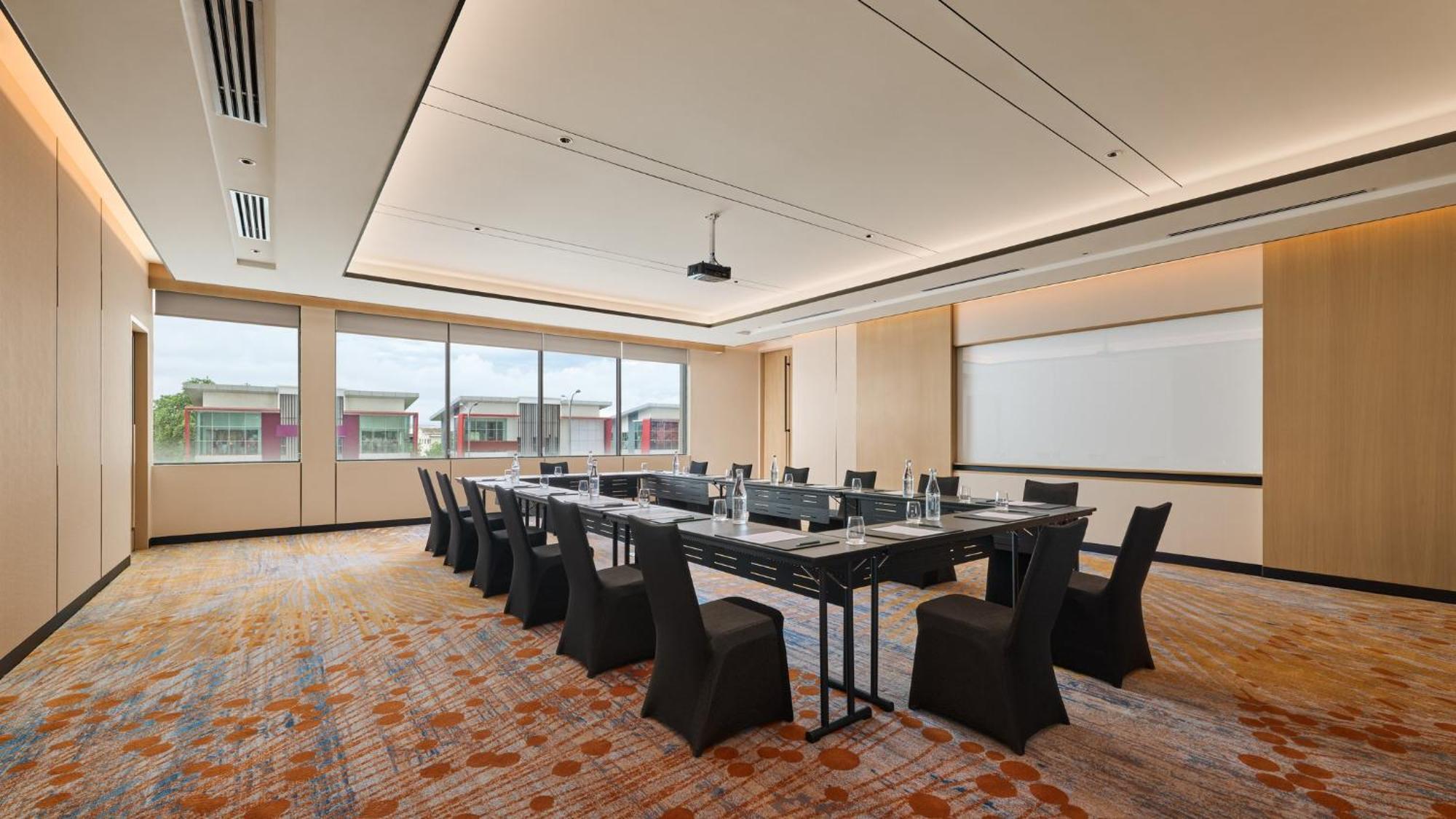 Holiday Inn & Suites Penang Prai By Ihg بوكيت ميرتاجام المظهر الخارجي الصورة